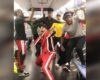 Kid The Wiz et WAFFLE crew dansent dans le métro à New York