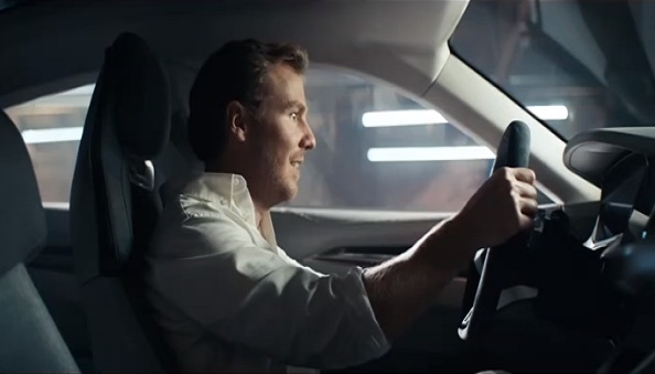 La publicité du Super Bowl 2019 d'Audi montre que son E-Tron GT est à tomber par terre