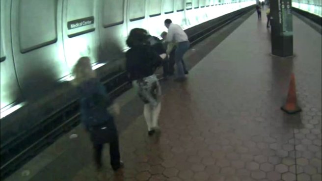 Un homme malvoyant est tombé sur les voies du métro