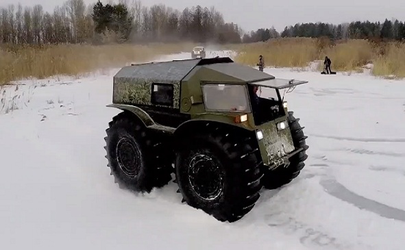 Ce 4x4 ultime amphibie de l'armée russe est impressionnant
