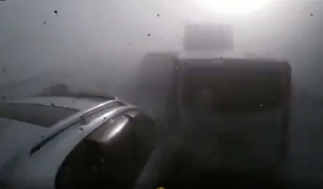 Un brouillard très dense provoque l’empilement de 10 véhicules en Russie