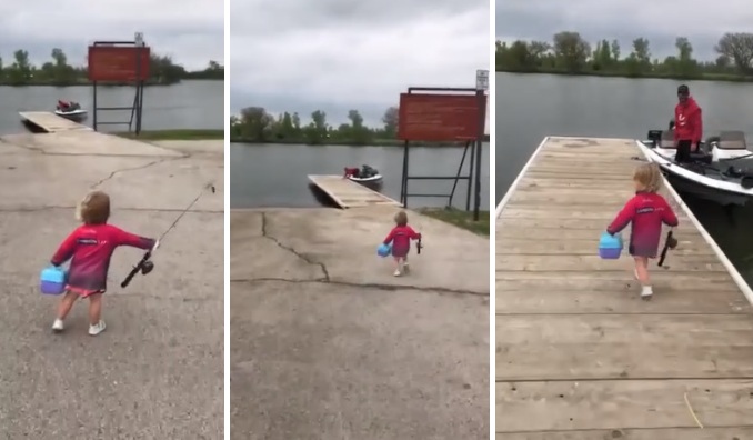 Cette fillette excitée se dirige vers le bateau de son père pour aller pêcher