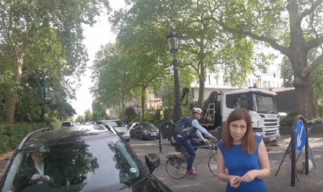 Vidéo: un cycliste affronte des médecins qui roulent du mauvais côté de la route