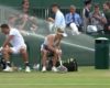 Un arroseur d’eau s'allume lors d’un match (Wimbledon)