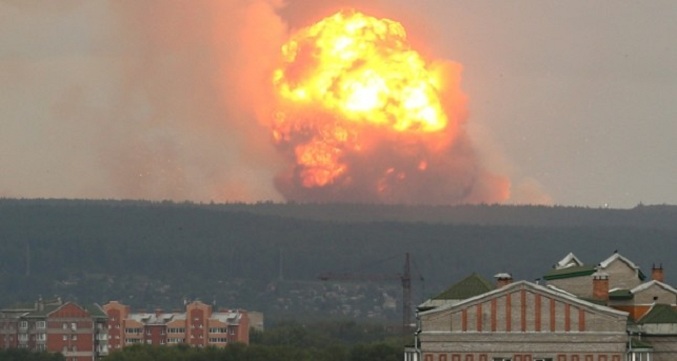 Des milliers d'habitants évacuées après l'explosion d'un dépôt de munitions en Russie